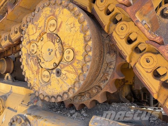 CAT D10T Buldozer sobre oruga