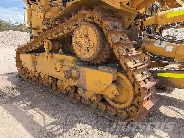 CAT D10T Buldozer sobre oruga