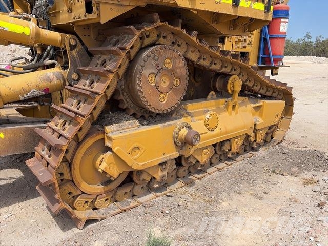 CAT D10T Buldozer sobre oruga