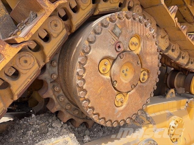 CAT D10T Buldozer sobre oruga