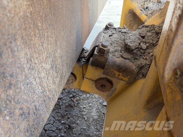 CAT D10T Buldozer sobre oruga