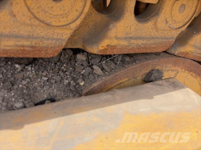CAT D10T Buldozer sobre oruga