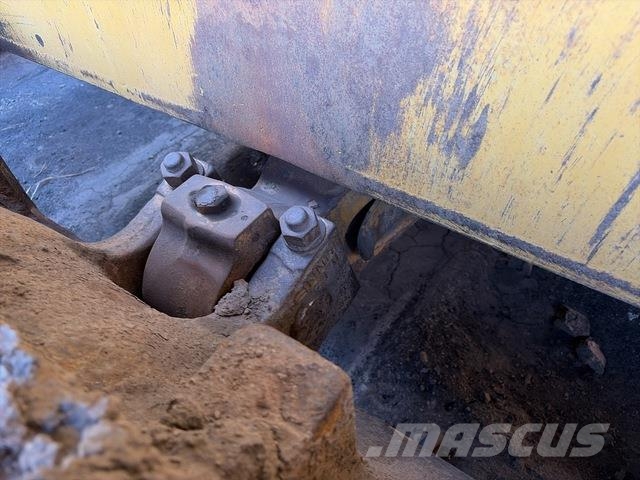 CAT D10T Crawler dozers