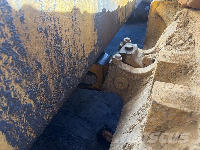 CAT D10T Crawler dozers