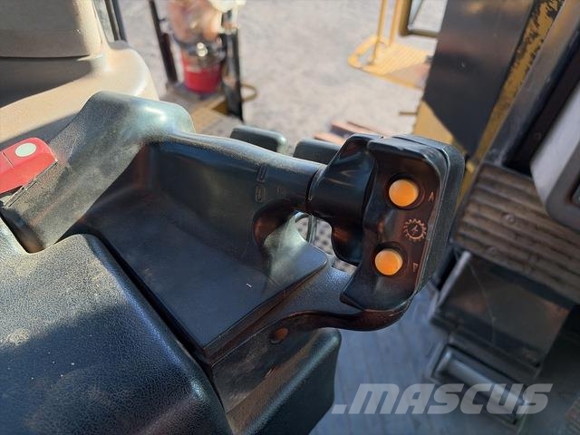 CAT D10T Crawler dozers