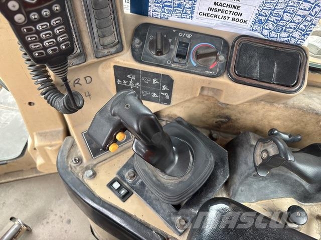 CAT D11R Pásové dozéry