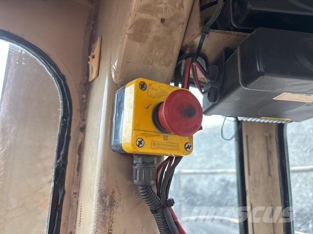 CAT D11R Pásové dozéry
