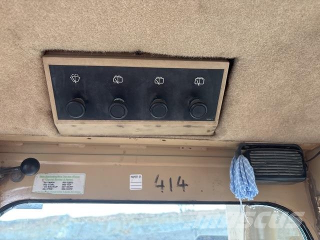 CAT D11R Pásové dozéry