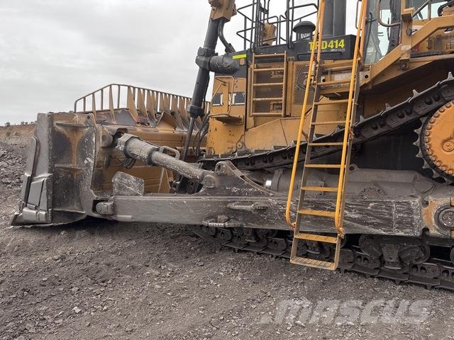 CAT D11R Pásové dozéry