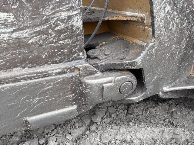 CAT D11R Pásové dozéry