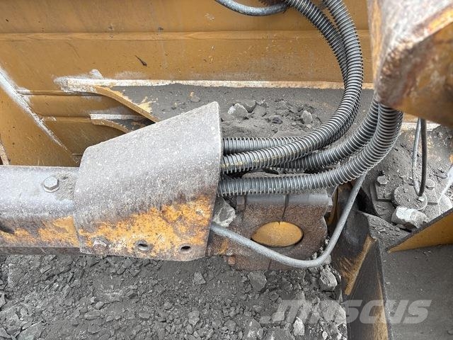 CAT D11R Pásové dozéry