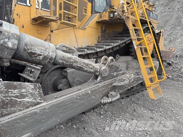 CAT D11R Pásové dozéry
