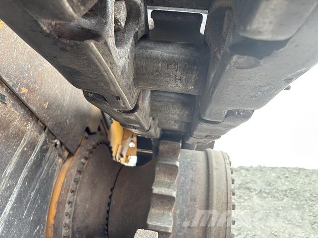 CAT D11R Pásové dozéry