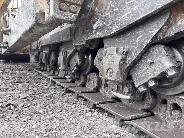 CAT D11R Pásové dozéry