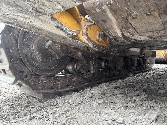 CAT D11R Pásové dozéry