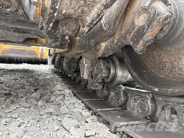 CAT D11R Pásové dozéry