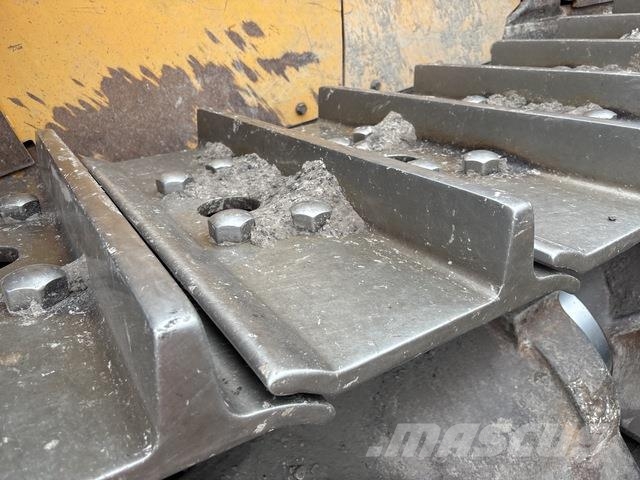 CAT D11R Pásové dozéry