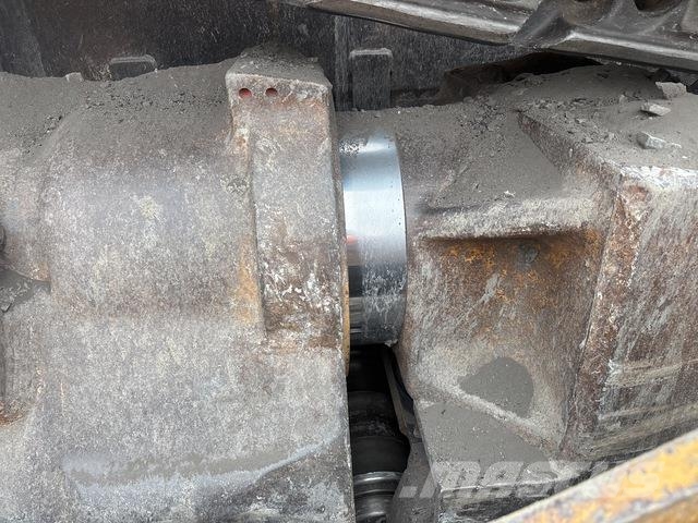 CAT D11R Pásové dozéry