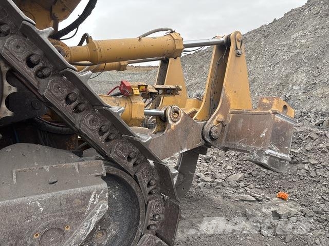 CAT D11R Pásové dozéry