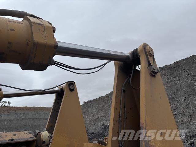 CAT D11R Pásové dozéry
