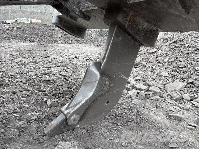 CAT D11R Pásové dozéry