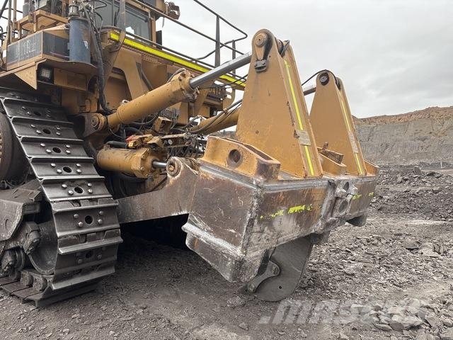 CAT D11R Pásové dozéry