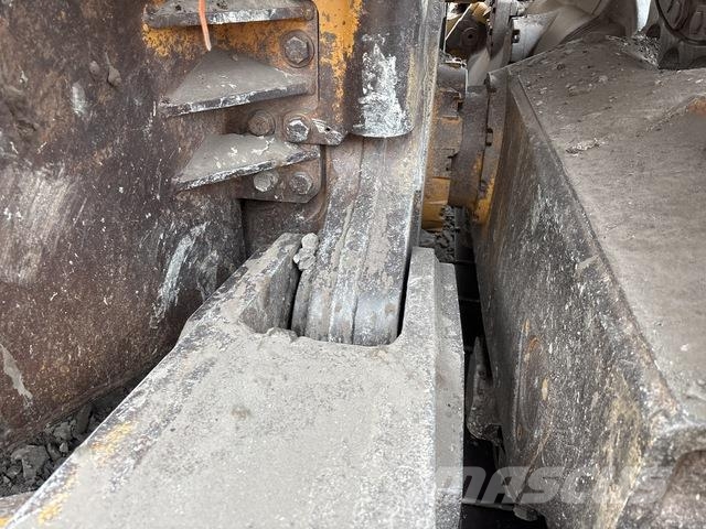 CAT D11R Pásové dozéry