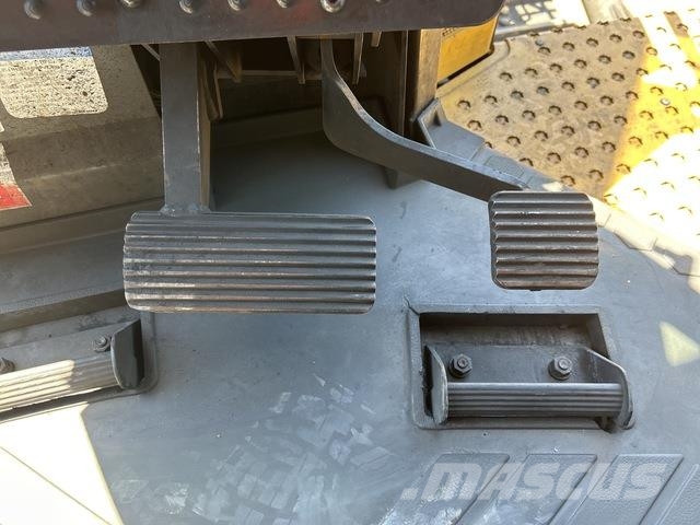 CAT D11T Crawler dozers