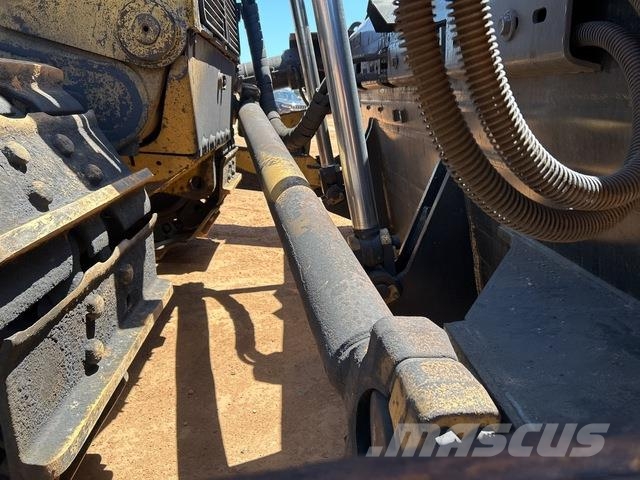 CAT D11T Crawler dozers