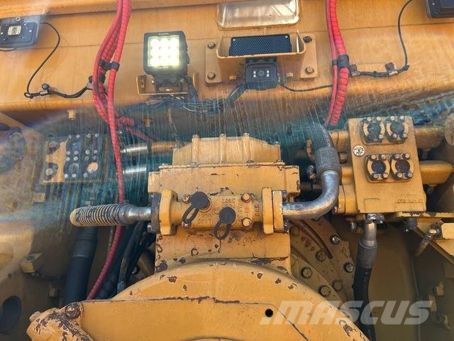 CAT D11T Crawler dozers