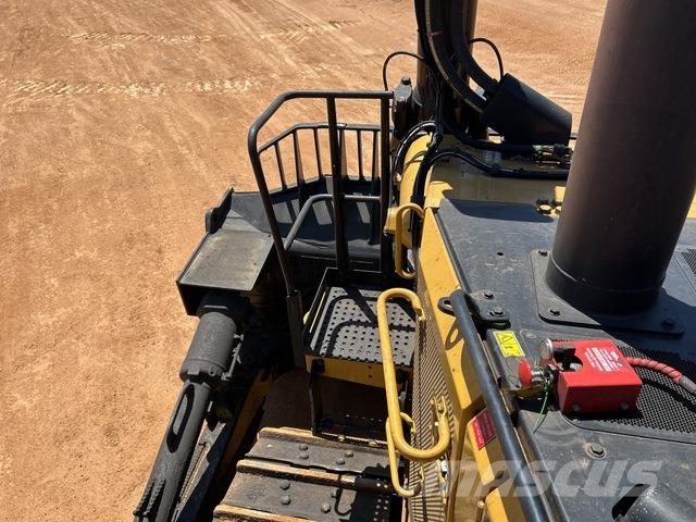 CAT D11T Crawler dozers