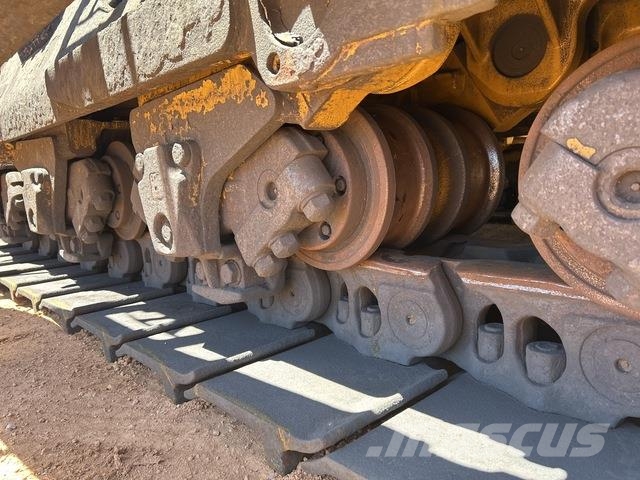 CAT D11T Crawler dozers