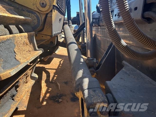 CAT D11T Crawler dozers