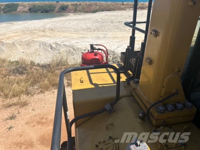 CAT D11T Crawler dozers