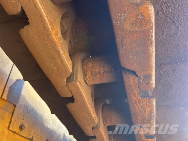 CAT D11T Crawler dozers
