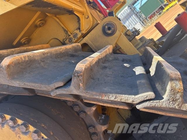 CAT D11T Crawler dozers