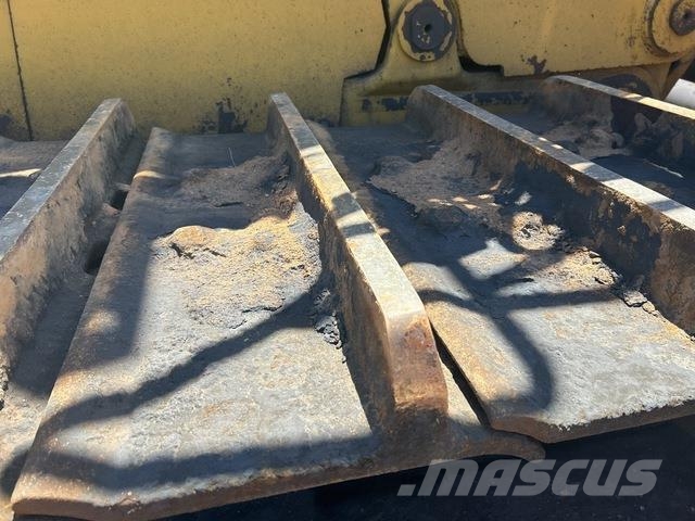 CAT D11T Crawler dozers