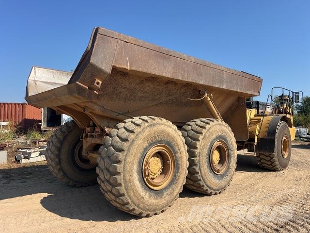 CAT D400E II Зчленовані самоскиди