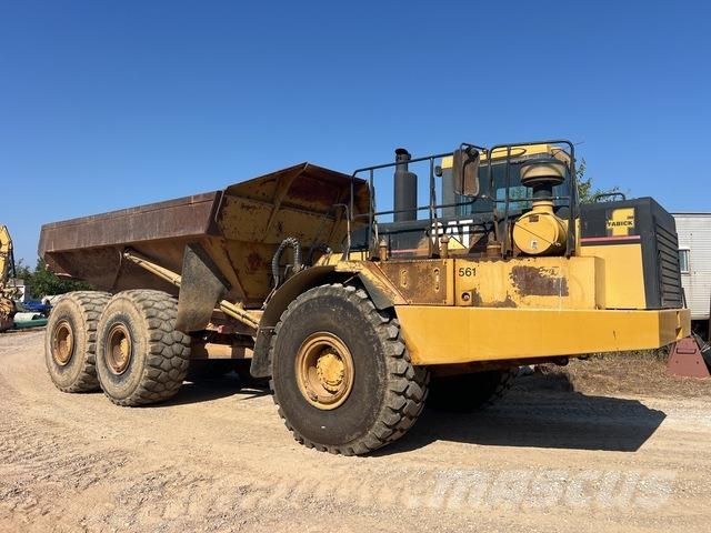 CAT D400E II Зчленовані самоскиди