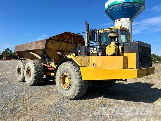 CAT D400E Series II アーティキュレート式ダンプトラック