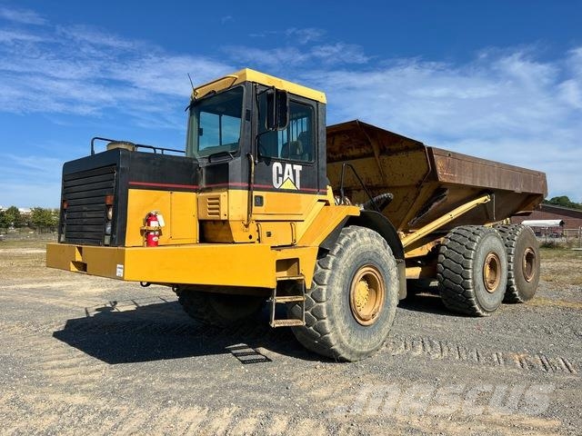 CAT D400E Series II Artikulētie pašizgāzēji
