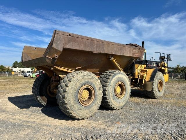 CAT D400E Series II Artikulētie pašizgāzēji