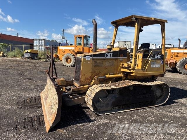 CAT D4C Series II Tratores de esteira