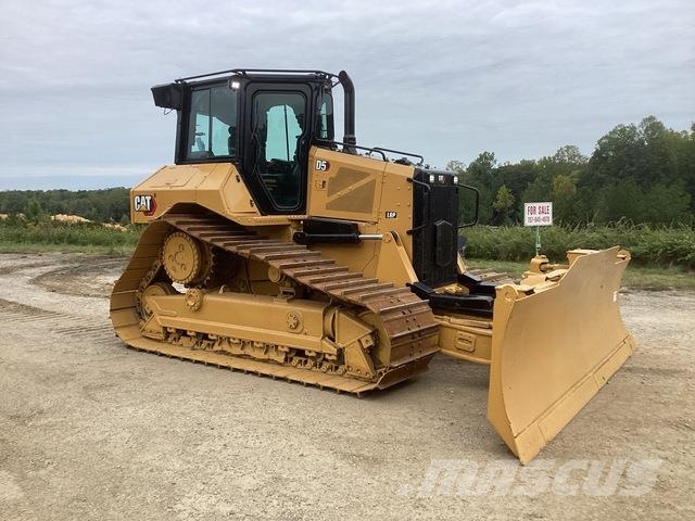 CAT D5 LGP بلدوزرات مجنزرة