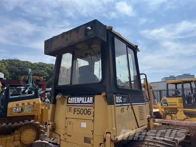 CAT D5C Верижни булдозери
