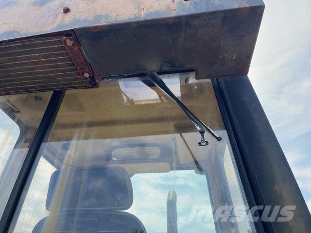 CAT D5C Верижни булдозери

