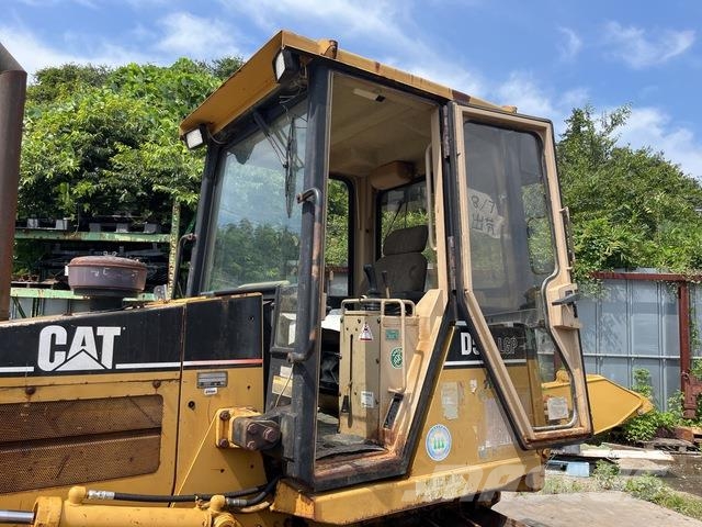 CAT D5C Верижни булдозери
