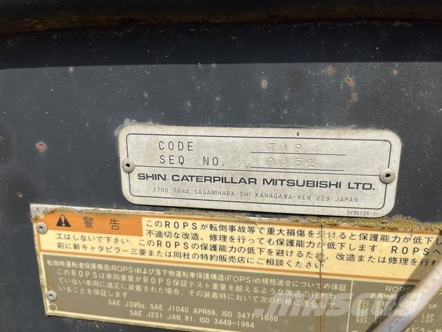 CAT D5C Верижни булдозери

