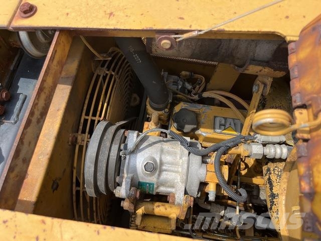 CAT D5C Верижни булдозери
