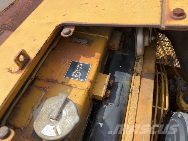 CAT D5C Верижни булдозери
